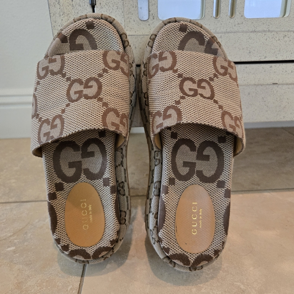Gucci  Platform GG Monogram Canvas Platform Slide Sandals size 36.5  Tan
